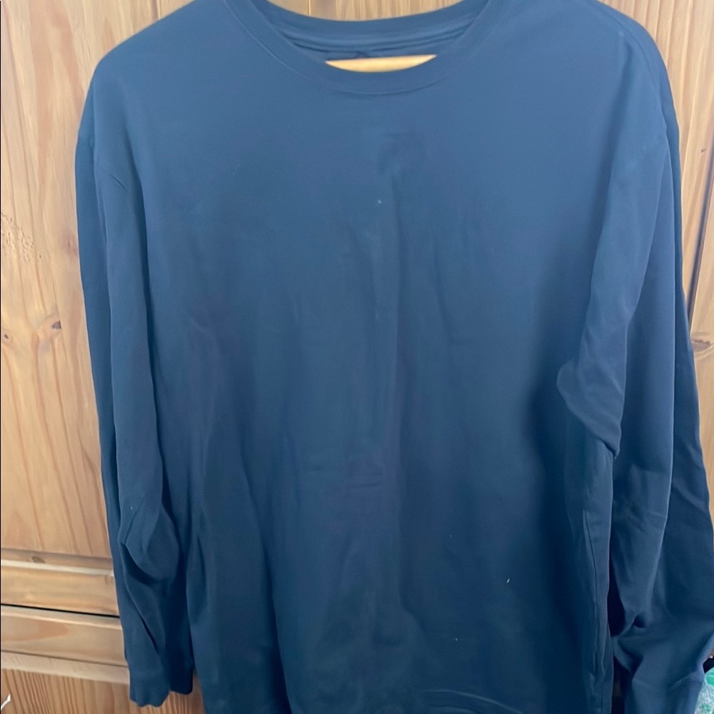 Men's Duluth navy blue long sleeved shirt